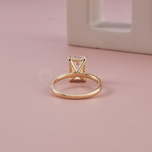 Anillo de Diamantes de Corte Baguette de Diseño de Lujo, Anillo de Diamantes Pavé en Oro Blanco con Certificación IGI y Claridad VVS para Venta al Por Mayor desde India - Product Image 3