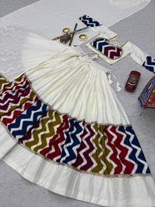 Conjunto de Lehenga Choli de Algodón Premium para Mujer con Dupatta a Juego, Lehenga de 6 Metros con Diseño Étnico Tradicional - Product Image 6