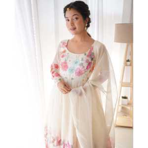 Ensemble de dupatta en organza doux Aayna Ivory, taille XS - Product Image 6