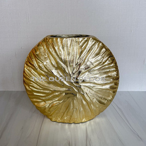 Jarrón de Metal Dorado con Forma Hexagonal para Arreglos Florales Artificiales, Decoración de Mesa para el Hogar, Estilo Nórdico Fabuloso - Product Image 6