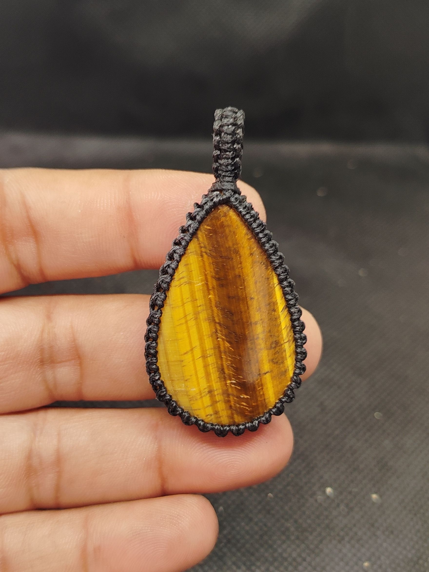 สีน้ำตาล