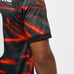 Ensemble d'uniformes de football entièrement personnalisables avec logo, noms des joueurs, sublimation, rayures unies, tissu respirant à séchage rapide, commandes en gros - Product Image 4