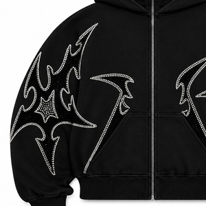 Sudadera con Capucha Negra Extra Grande Personalizada con Detalles de Pedrería en el Bolsillo y Estilo Urbano Moderno, 100% Calidad Premium para Uso Unisex - Product Image 5