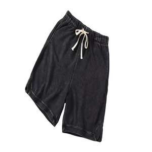 Pantalones Cortos de Felpa Francesa con Lavado Ácido Personalizado, Bordes Desgastados por el Sol y Diseño Encerado con Efecto Piedra para Hombre - Product Image 2
