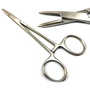 Pinza Portaagujas Premium Baumgartner de 14 cm, Acero Inoxidable, Instrumentos Quirúrgicos Ortopédicos y Dentales, con Certificación CE e ISO - Product Image 1