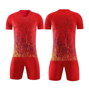 Nouveaux maillots et shorts de football en tissu respirant et à séchage rapide, adaptés aux entraînements et matchs intenses - Product Image 1