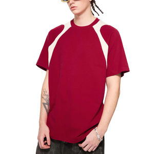 T-shirt pour homme rouge et crème à manches raglan, col rond, coupe ample, décontracté, tricoté, 100 % coton, couleur unie, design épuré - Product Image 1