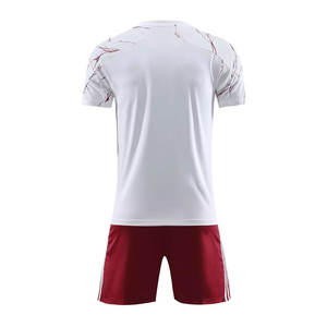 Uniforme de Fútbol Estampado Cómodo y Transpirable, Pantalones Cortos Profesionales para Hombre, 100% Poliéster, Colores y Logotipo Personalizados - Product Image 2
