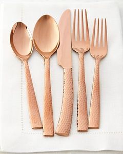 Couverts élégants et modernes, conçus pour des dîners raffinés, une mise en scène de table luxueuse, un accueil haut de gamme et une ambiance sophistiquée. - Product Image 2