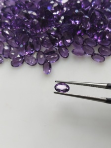 Ametyste africaine naturelle violette 6x4MM taille ovale, qualité exceptionnelle, pierre précieuse en vrac pour la fabrication de bijoux - Product Image 3