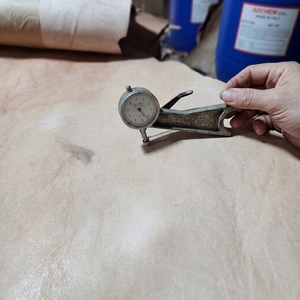 High Grade Cow Vegetable Tanned <b>Leather</b> Half Hides Natural Color Full Grain Veg <b>Tan</b> Heavy Supply For Crafting Belts Bags Tools - Product Image 1
