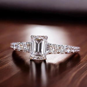 Bague de fiançailles en or blanc avec diamant taille émeraude, sertie pavé, classique, pour femme, bijoux fins - Product Image 1