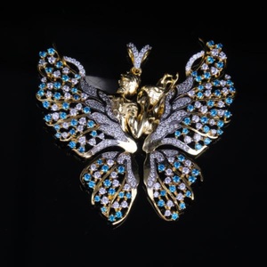 Colgante de Plata de Ley con Baño de Rodio, Diseño de Mariposa y Ángel con Diamantes de Corte Redondo, Estilo Hip Hop, Lujoso, para Compromiso o Boda - Product Image 1