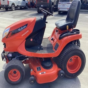 Tractor cortacésped Kubota GR2020 de alto rendimiento, diseñado para cortar césped pesado, con conducción suave y durabilidad prolongada. - Product Image 3