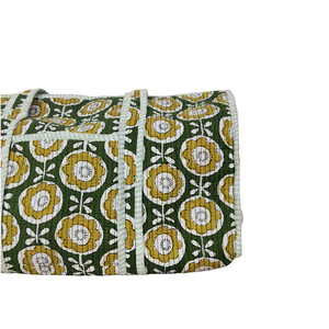 Bolso de mano con estampado de bloque acolchado floral verde Vista lateral - Product Image 2