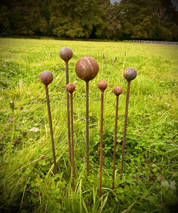 Sculpture de boule en métal rustique faite à la main pour jardin, décoration extérieure pour pelouse, art décoratif en fer pour l'aménagement paysager - Product Image 4