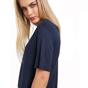 Camiseta de manga corta 100% de algodón para mujer, camisa holgada de estilo hip hop, de corte largo, promocional, de gran tamaño, con bordado personalizado, de verano, de dos piezas - Product Image 2