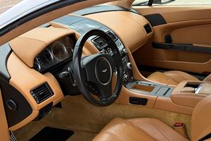 Aston Martin V8 Vantage Coupé 2013 - Product Image 4