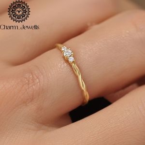 Bague de fiançailles pour femme Charm_Jewells en or jaune avec trois pierres de moissanite taille brillant ronde, sertie à griffes, style classique - Product Image 1