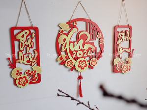 Ensemble de panneaux muraux pour accueillir le printemps 2024, panneau décoratif en bois avec les mots Spring Van Su Nhu Y pour la décoration de la maison - Product Image 4