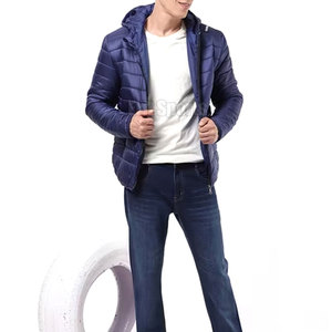 Blouson d'hiver matelassé à capuche pour homme, chaud et confortable, avec logo frontal, écologique et respirant, idéal pour les sorties décontractées et la superposition - Product Image 4