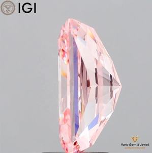 Diamant de laboratoire cultivé CVD de 3,00 carats, taille Radiant, couleur Fancy Vivid Pink, clarté VVS2, avec certificat IGI, idéal pour la création sur mesure - Product Image 3