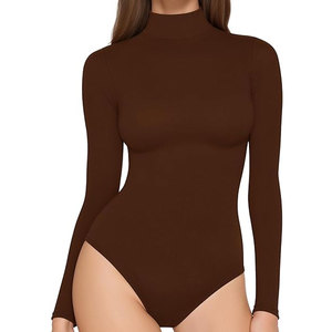 Ropa Urbana de Moda, Diseño Elegante y Suave al Tacto, Traje de Mujer a la Moda para Uso Diario, Perfil Cómodo y Moderno, Venta al Por Mayor - Product Image 1