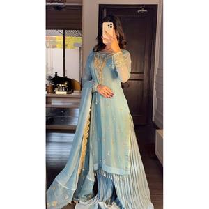 ชุดเสื้อผ้าผู้หญิงสีฟ้า ไซส์ M ยี่ห้อ SRK Designer พร้อมผ้าคลุมไหล่ ประดับด้วยงานปักเลื่อมอย่างสวยงาม - Product Image 5