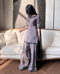 Lancement du nouveau look de soirée tendance avec un ensemble Farshi Salwar Dupatta – Tenue ethnique indienne, dernière collection de vêtements ethniques pour femmes - Product Image 3