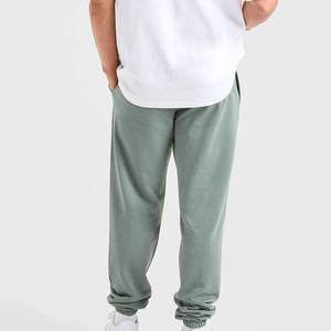 Pantalones deportivos de felpa de alta calidad, sostenibles, al por mayor, para hombre, de corte holgado, con cintura elástica, bolsillos y secado rápido. - Product Image 4