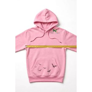 เสื้อฮู้ดผ้าฟลีซสีชมพูอ่อนแบบกำหนดเองสำหรับผู้หญิง พิมพ์ลายรูปนก เสื้อสเวตเชิ้ตขนนุ่ม สไตล์มินิมอล สตรีทแวร์ โรงงาน OEM ขายส่ง - Product Image 6
