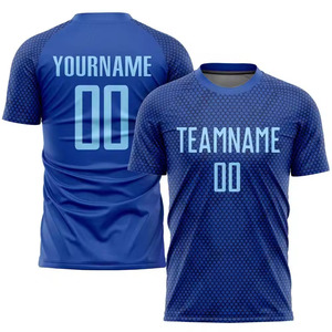 Op maat gemaakte blauwe design voetbaltenue collectie met gepersonaliseerde nummers, namen en teamlogo productie - Product Image 3
