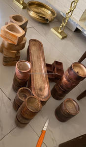 Bougeoirs en bois de luxe durables parfaits pour les centres de table et la décoration intérieure élégante dans les espaces de vie modernes - Product Image 5