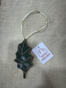 Breloques de sac perlées faites à la main de haute qualité, pendentifs lettres en perles, breloques décoratives en perles de rocaille pour sacs fourre-tout et pochettes - Product Image 2