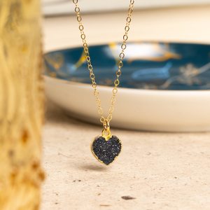 NIKHIL GEMS Élégant Pendentif Cœur en Druzy Noir avec Monture Dorée, Bijou Vintage en Argent 925, Idéal pour Fiançailles, Cadeau Unisexe - Product Image 2