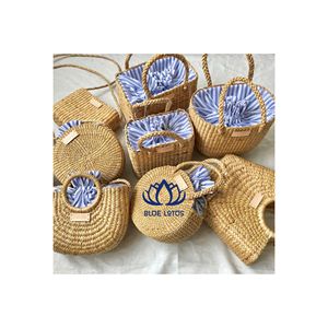 Bolso de Ratán Natural de Alta Calidad |   Bolso de Playa Tejido a Mano, Ecológico, Resistente, 3L+, BLUE LOTUS, con Cierre para Mujer - Product Image 1
