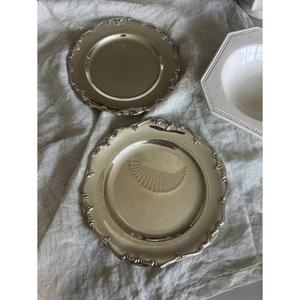 Assiette de présentation ronde en métal finition argentée avec bordure personnalisée, vaisselle artisanale en laiton, taille sur mesure, fournitures de restaurant - Product Image 2