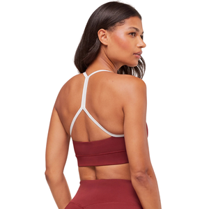 Sujetador Deportivo para Mujer con Logotipo Personalizado, Color Rojo Carmín, Ribete en Contraste de Nailon y Spandex, Top de Yoga con Soporte Ligero, Ropa Deportiva para Gimnasio y Entrenamiento - Product Image 2