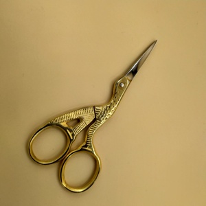 Tijeras de Alta Calidad para Cuidado Personal, Maquillaje, Uñas, Cejas y Vello Nasal - Product Image 3