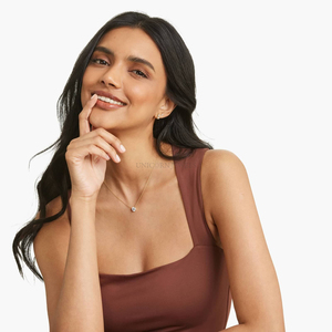 สร้อยคอเพชรเม็ดเดี่ยว 0.50 กะรัต เพชรสร้างในห้องปฏิบัติการ ทรงกลมเจียระไนแบบบริลเลียนท์ ระยิบระยับ สง่างามเหนือกาลเวลา สำหรับเธอ พร้อมจี้เพชรในตัว ประดับด้วยโรสโกลด์ - Product Image 2