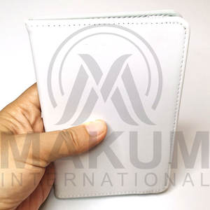MAKUM INTERNATIONAL - Porta Pasaportes de Cuero Personalizado, Plegable, Ligero y Ecológico para Exteriores - Product Image 2
