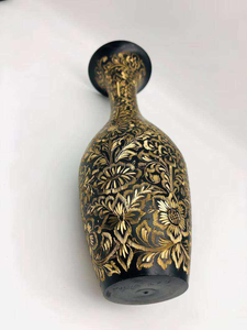 Jarrón de Metal Indio con Grabado Floral Negro y Dorado, Hecho a Mano, Jarrón Decorativo de Lujo para Decoración del Hogar y Hoteles - Product Image 5
