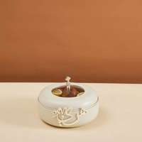 Plat de buffet arabe avec accents de calligraphie, design moderne et luxueux, non toxique, en métal fait main