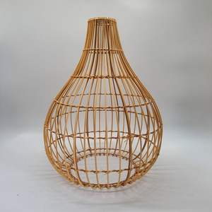 Pantalla de Lámpara Redonda de Bambú de Lujo para Iluminación Colgante y de Techo, Hecha a Mano con Bambú Natural en Vietnam - Product Image 2