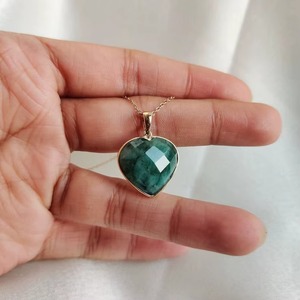 Pendentif en or 14 carats avec émeraude naturelle taille cœur 13x13mm, pendentif émeraude véritable, bijoux en or fin, pendentif cœur pour femme, vente en gros - Product Image 3