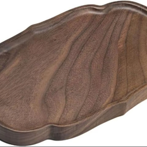 Plateau de service rectangulaire en bois massif, design rustique avec motif d'arbre sculpté, pour cuisine et salle à manger, décoration intérieure. - Product Image 1