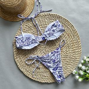 ชุดบิกินี่คอวีพิมพ์ลายดอกไม้สีชมพู ชุดว่ายน้ำสองชิ้น ชุดว่ายน้ำและเสื้อผ้าสำหรับผู้หญิงสำหรับวันหยุด - Product Image 4