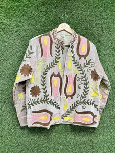 Veste Bohème Suzani en Velours Tissé, Broderie Florale Faite Main, Écologique, Artisanale, Tendance - Product Image 5