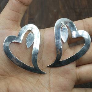 Pendientes colgantes plateados con forma de corazón a la moda para mujer, joyería minimalista con forma de corazón para mujer, regalo de Navidad para novia - Product Image 6