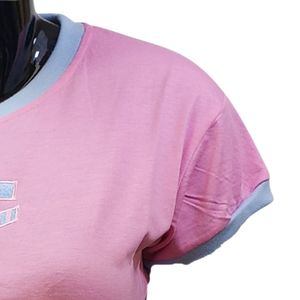 เสื้อยืดสีชมพูสำหรับผู้หญิง สไตล์ลำลอง สตรีทแวร์ ใส่สบาย แฟชั่นไลฟ์สไตล์ เสื้อผ้าสำหรับใส่ทุกวัน - Product Image 2